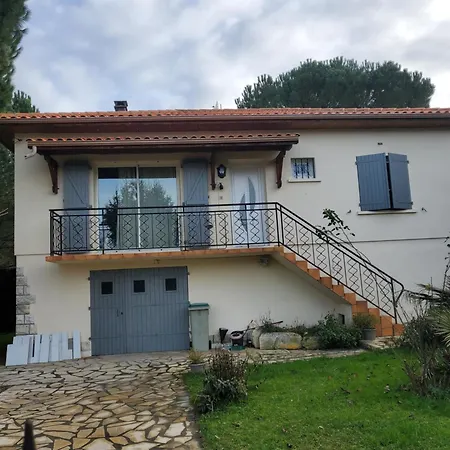 La Du Moulin De Madame Homestay